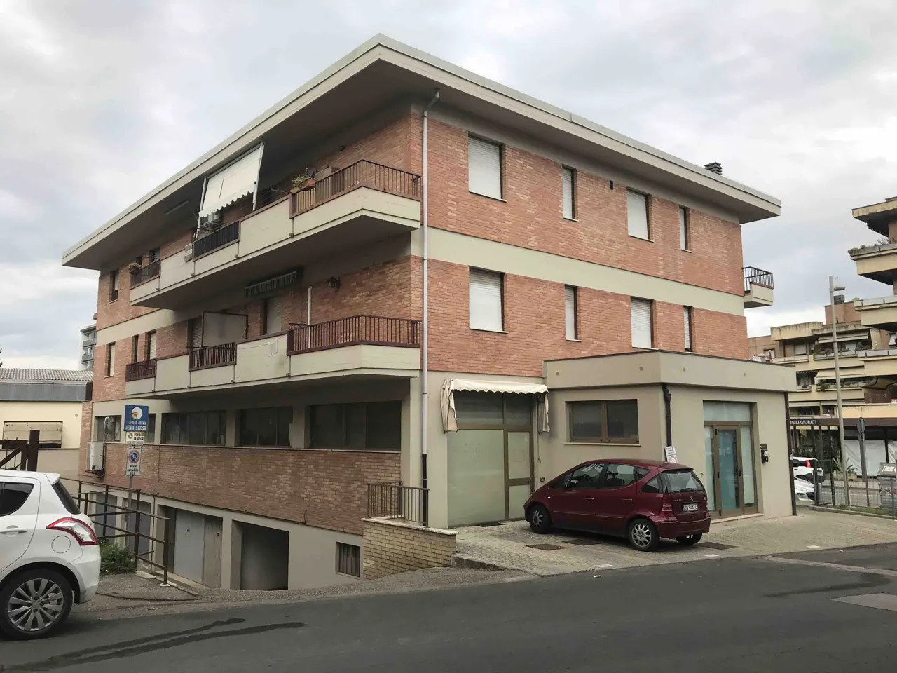 Ufficio a Poggibonsi (Siena) — foto 1