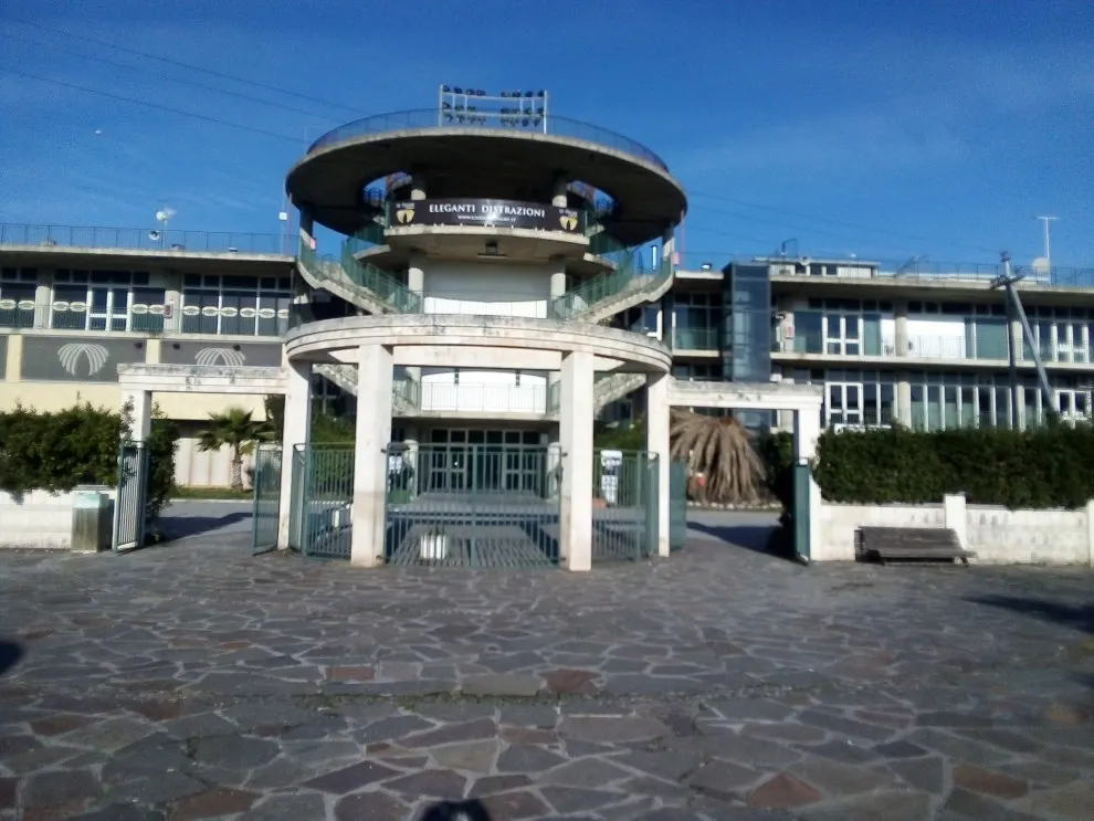 Fabbricati e locali sportivi con lucro a San Giovanni Teatino (Chieti) — foto 1