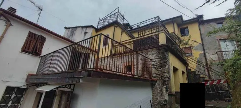 Abitazione popolare a Fivizzano (Massa-Carrara) — foto 1