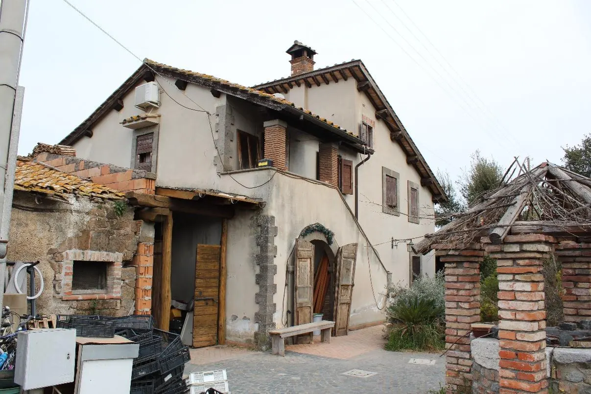 Abitazione rurale a Vetralla (Viterbo) — foto 1