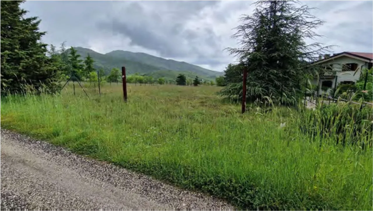 Terreno a Massa d'Albe (L'Aquila) — foto 1