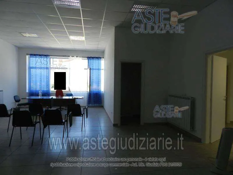 Fabbricati commerciali a Sulmona (L'Aquila) — foto 1