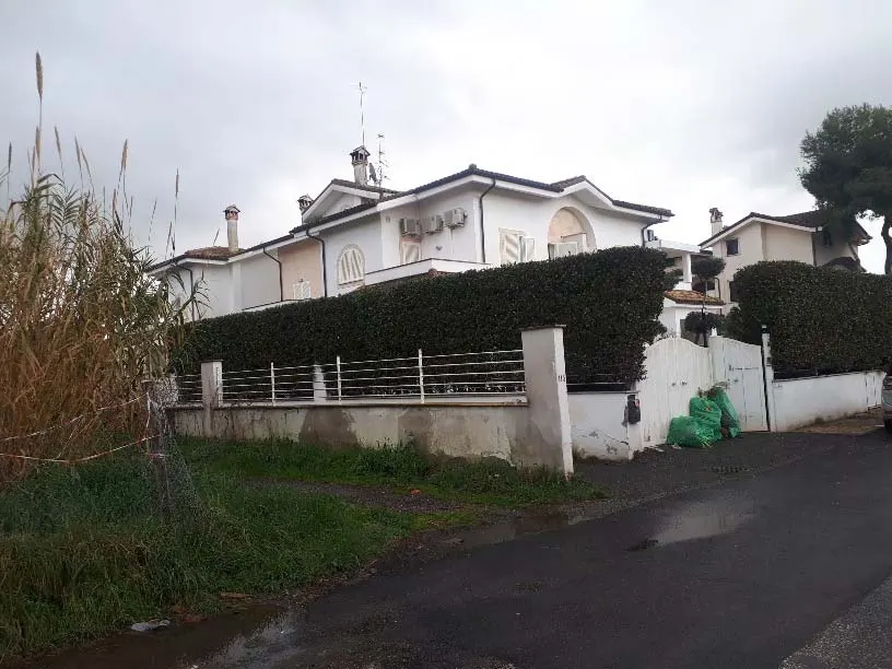 Villino a Fiumicino (Roma) — foto 1