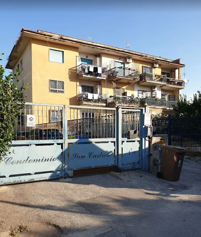 Deposito a Marano di Napoli (Napoli) — foto 1