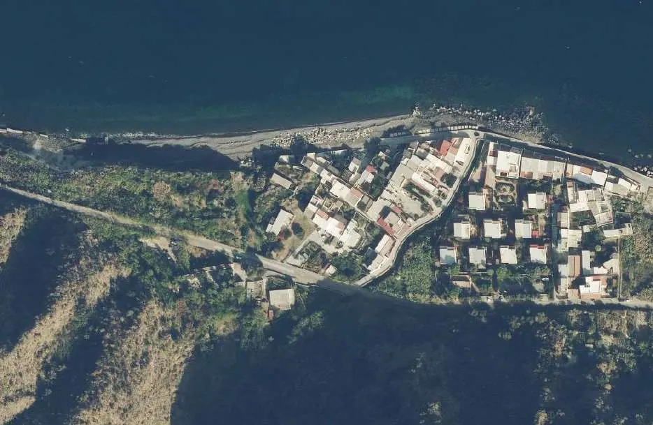 Abitazione popolare a Lipari (Messina) — foto 1