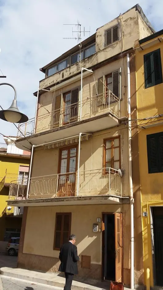 Abitazione popolare a Campofelice di Roccella (Palermo) — foto 1