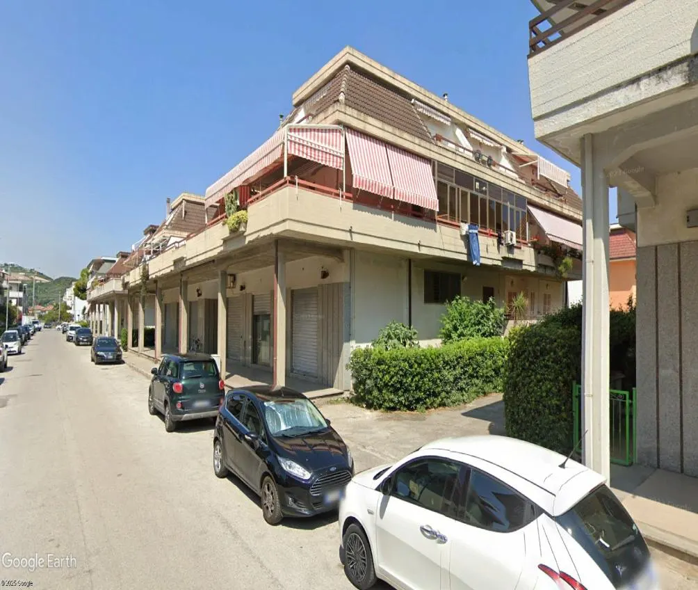Negozio a Martinsicuro (Teramo) — foto 1