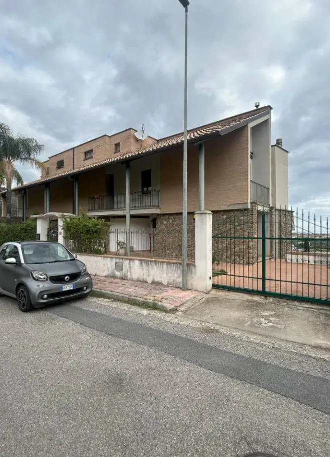 Villa a Montepaone (Catanzaro) — foto 1