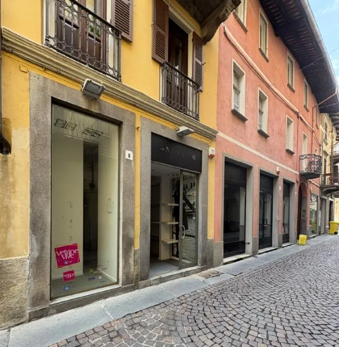 Negozi botteghe a Biella (Biella) — foto 1