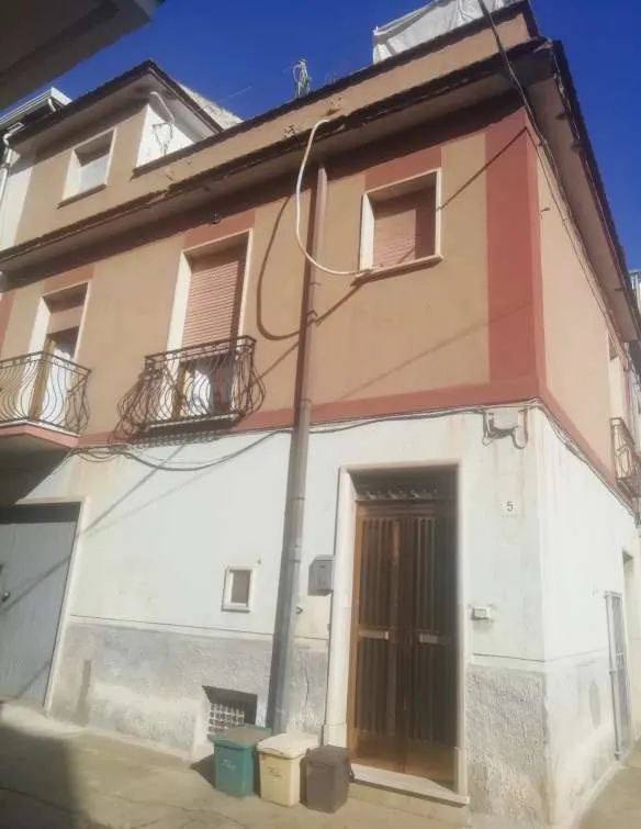 Abitazione popolare a San Nicandro Garganico (Foggia) — foto 1
