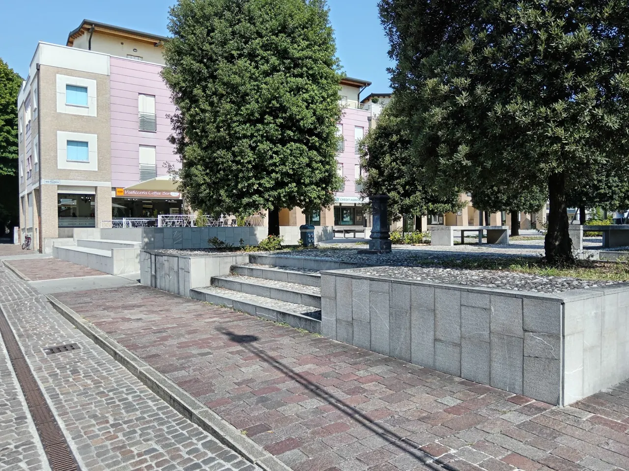 Edifici a destinazione particolare a Ceggia (Venezia) — foto 1