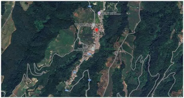 Magazzini e deposito a Serrastretta (Catanzaro) — foto 1