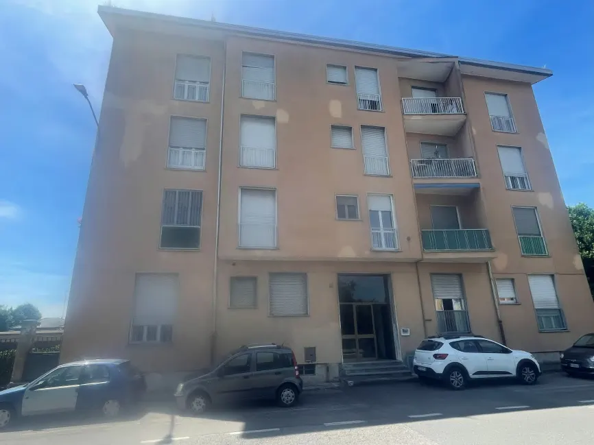 Appartamento a Limbiate (Monza e della Brianza) — foto 1