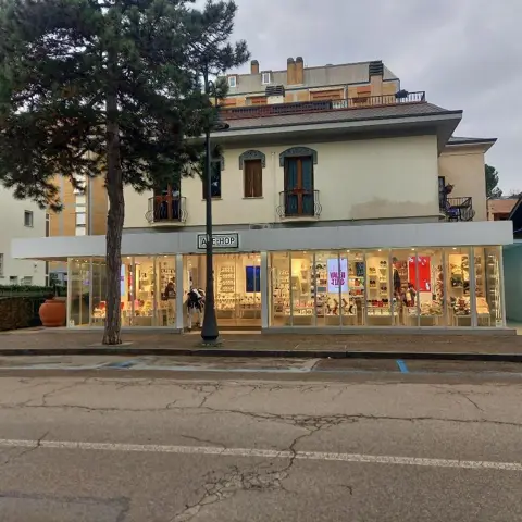 Fabbricati commerciali