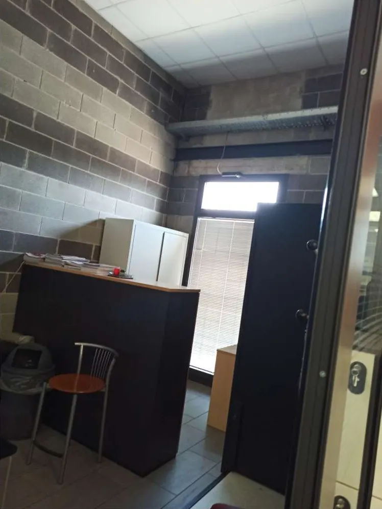 Fabbricati commerciali a Merone (Como) — foto 1