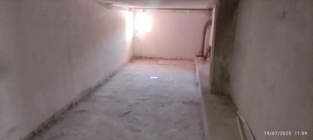 Magazzino a Pratola Peligna (L'Aquila) — foto 1