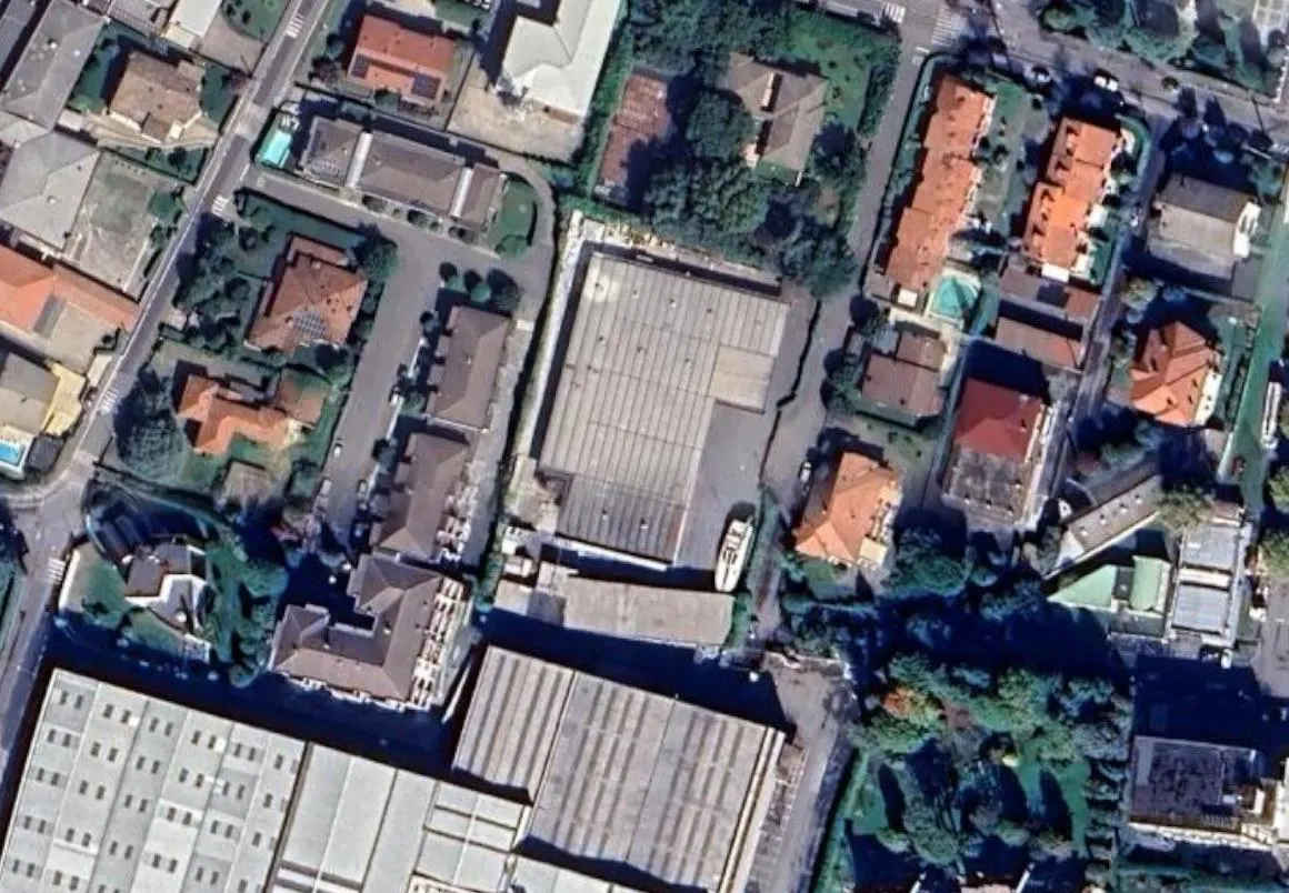 Fabbricati costruiti per esigenze ind a Grumello del Monte (Bergamo) — foto 1