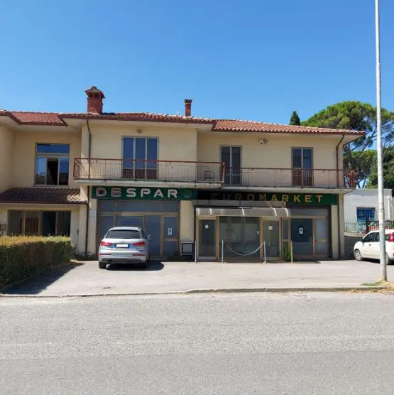 Fabbricati commerciali a Anghiari (Arezzo) — foto 1