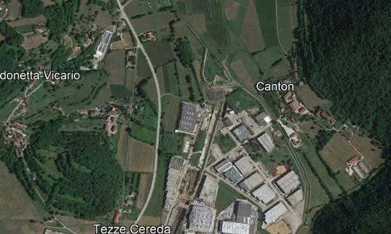 Fabbricati costruiti per esigenze ind a Castelgomberto (Vicenza) — foto 1