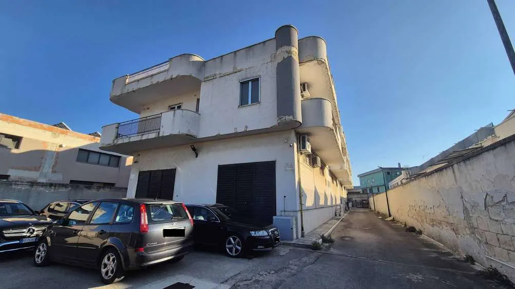Opificio industriale a Bisceglie (Barletta-Andria-Trani) — foto 1