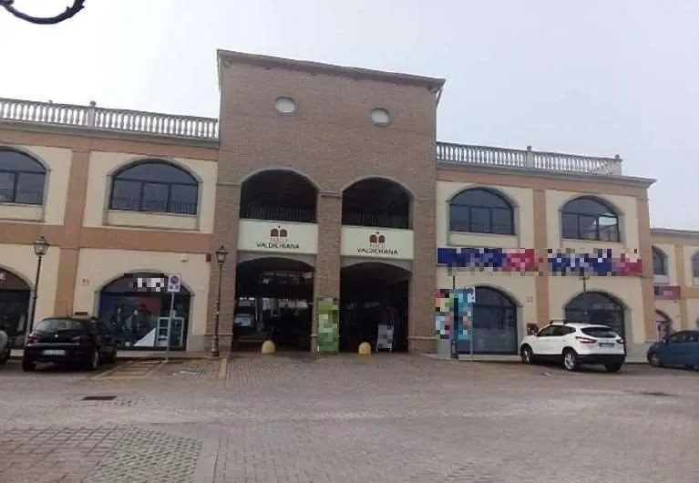 Negozio a Foiano della Chiana (Arezzo) — foto 1